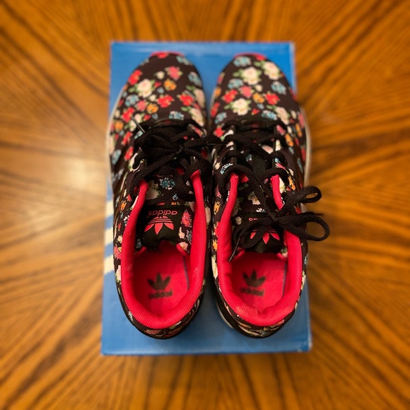 Adidas, Big Kids 6.5 (GS), Floral - Picture 2 of 5